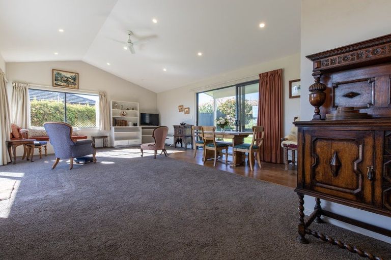 Photo of property in 11 Apatu Place, Waipukurau, 4200