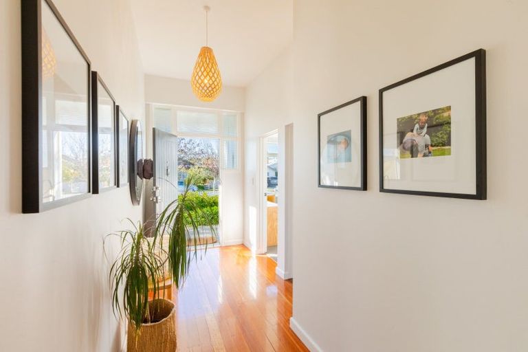 Photo of property in 100 Vigor Brown Street, Napier South, Napier, 4110