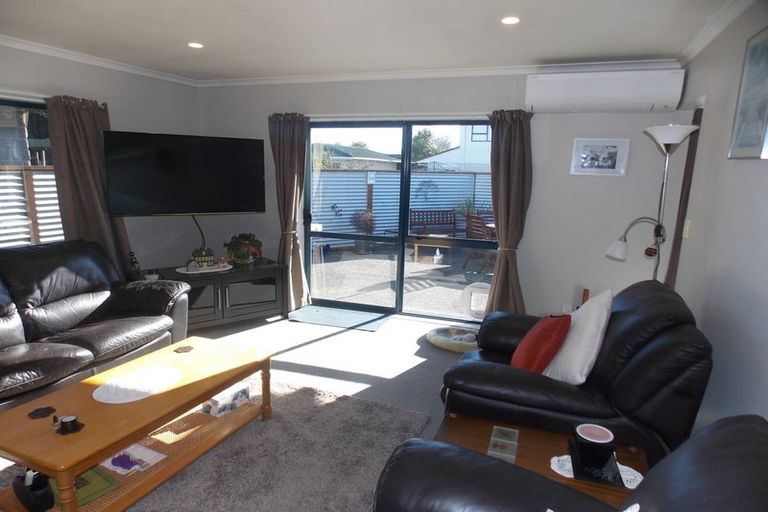 Photo of property in 32 Somerset Crescent, Highbury, Palmerston North, 4412