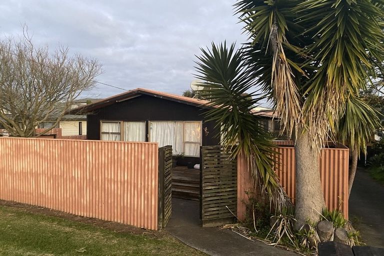 Photo of property in 21 Kaiwaka Road, Waiuku, 2123