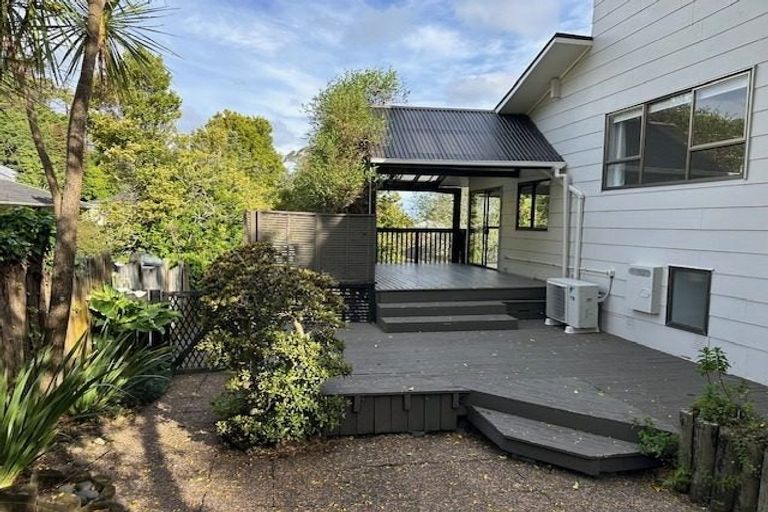 Photo of property in 1/10 Newstead Avenue, Browns Bay, Auckland, 0632