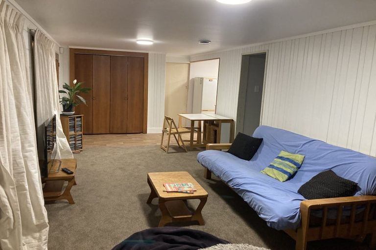 Photo of property in 7 Martin Crescent, Northcote, Auckland, 0627