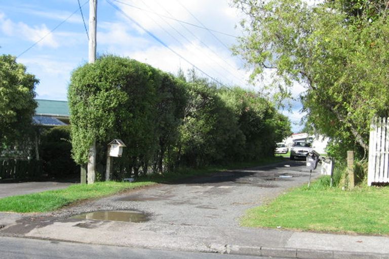 Photo of property in 5 Waipani Road, Te Atatu Peninsula, Auckland, 0610