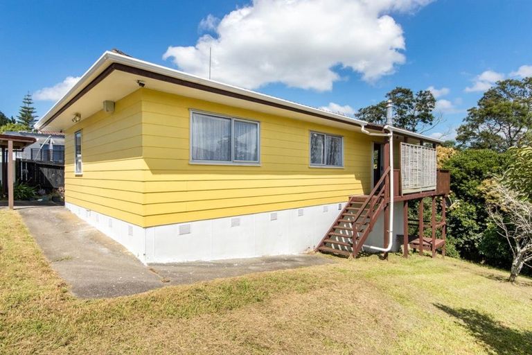 Photo of property in 25 Katrina Place, Massey, Auckland, 0614