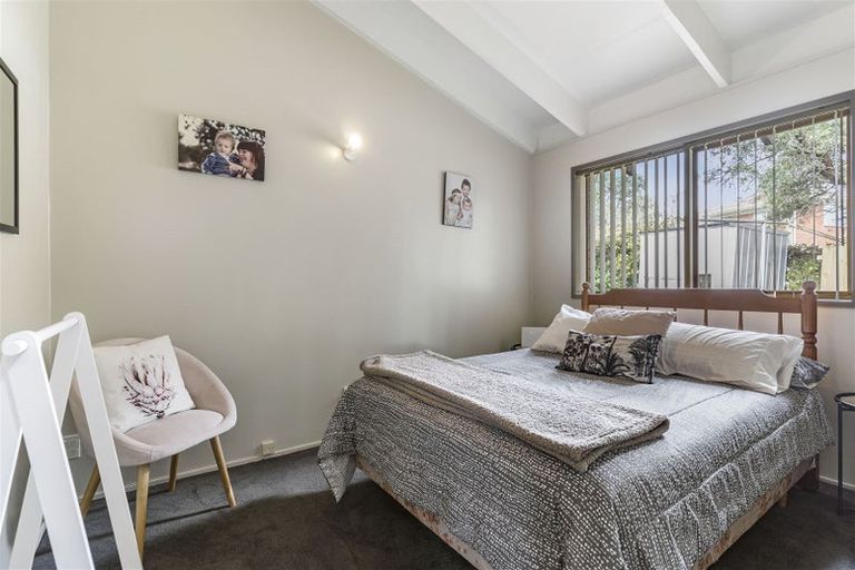 Photo of property in 1/39 Miltonia Avenue, Te Atatu South, Auckland, 0610