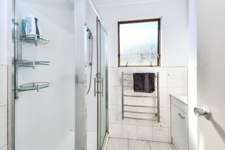 Photo of property in 6 Redcrest Avenue, Red Hill, Papakura, 2110