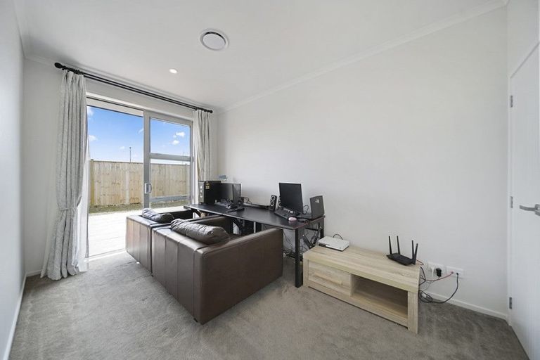 Photo of property in 57 Hayfield Way, Karaka, Papakura, 2113