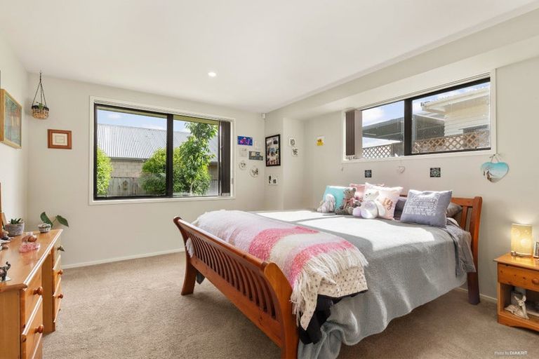 Photo of property in 14 Ripple Grove, Waiuku, 2123