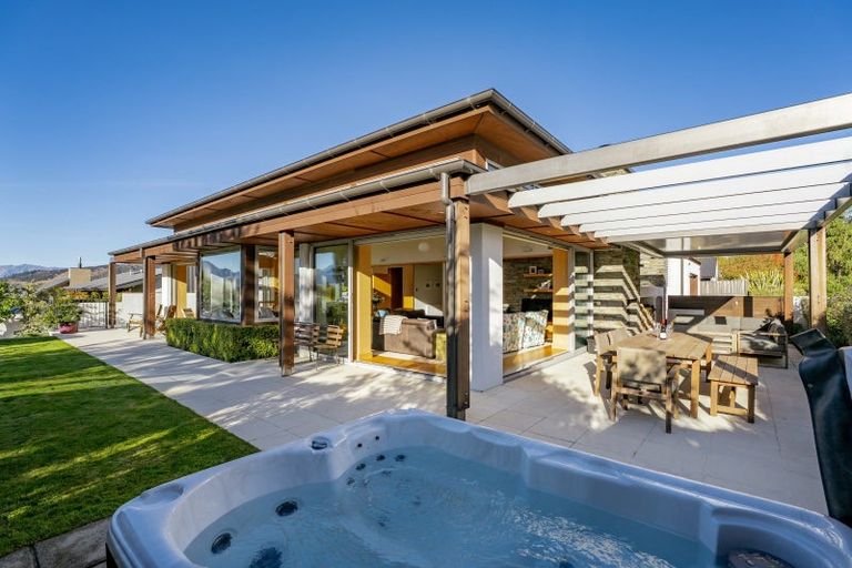 Photo of property in 31 Old Station Avenue, Wanaka, 9305