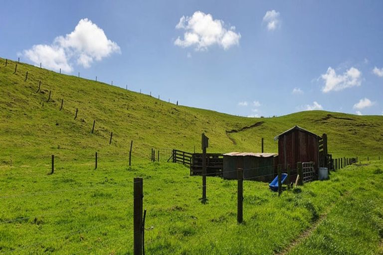 Photo of property in 247 Kaihau Road, Karioitahi, Waiuku, 2683