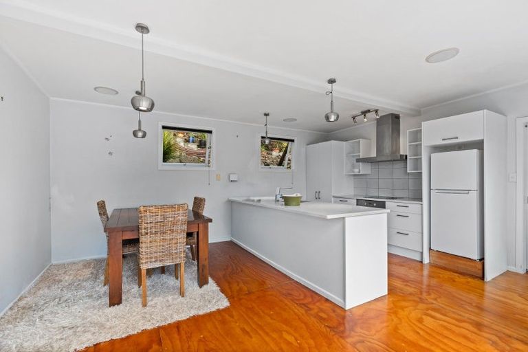 Photo of property in 2a Opou Road, Titirangi, Auckland, 0604