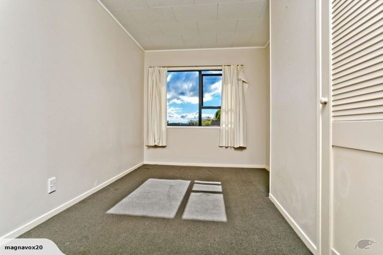 Photo of property in 65 Santiago Crescent, Unsworth Heights, Auckland, 0632