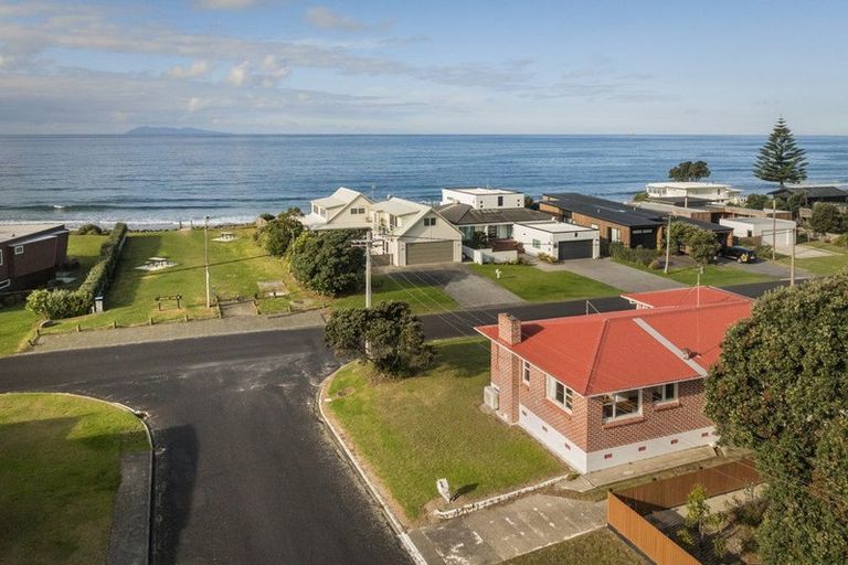 Photo of property in 2 Hillary Street, Waihi Beach, 3611