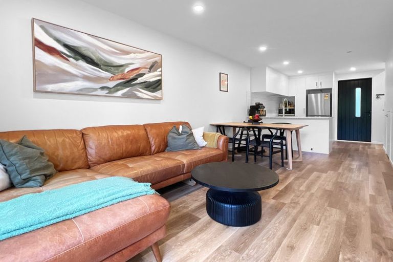 Photo of property in 31 Tokai Place, Glen Eden, Auckland, 0602