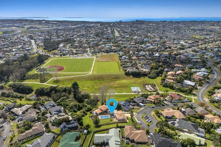 Photo of property in 11 Azure Grove, Unsworth Heights, Auckland, 0632