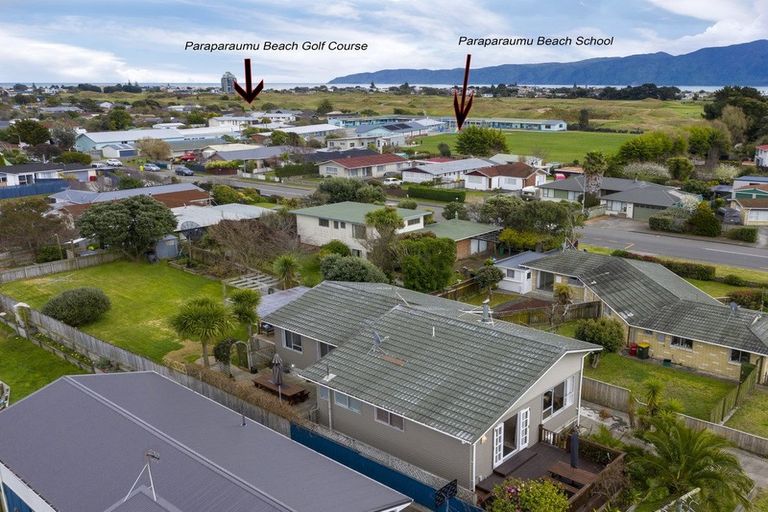 Photo of property in 102 Martin Road, Paraparaumu Beach, Paraparaumu, 5032