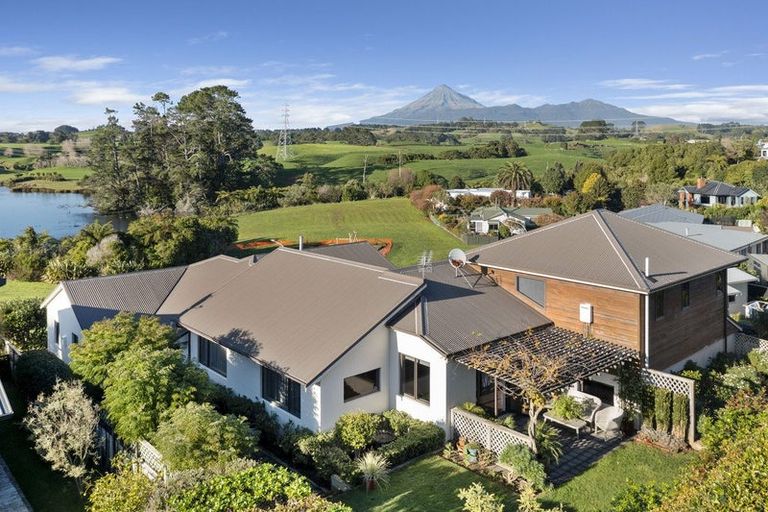 Photo of property in 4 Kororako Grove, Whalers Gate, New Plymouth, 4310