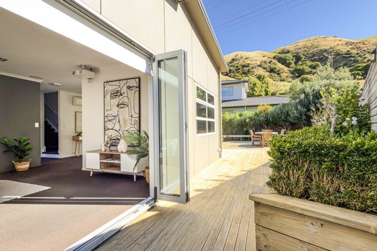 Photo of property in 11 Yarnbrook Grove, Churton Park, Wellington, 6037