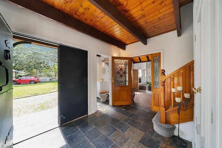 Photo of property in 68 Kaurilands Road, Titirangi, Auckland, 0604