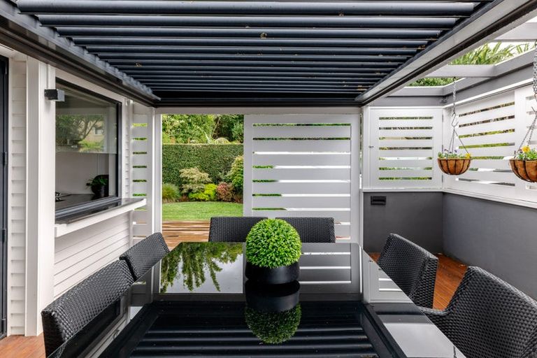 Photo of property in 14 Hinemoa Terrace, Birkenhead, Auckland, 0626