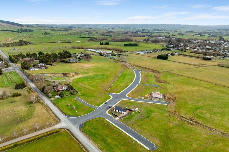 Photo of property in 21 Back Road, Okains Bay, 7583