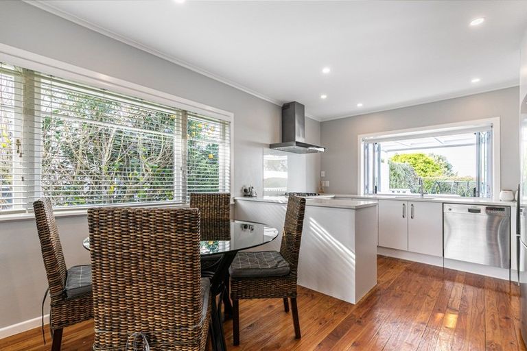 Photo of property in 83 Hutchinsons Road, Bucklands Beach, Auckland, 2014