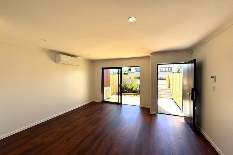 Photo of property in 56a Cyclamen Road, Mangere, Auckland, 2022