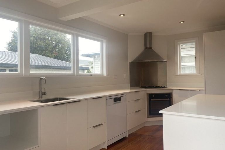 Photo of property in 121 Vigor Brown Street, Napier South, Napier, 4110
