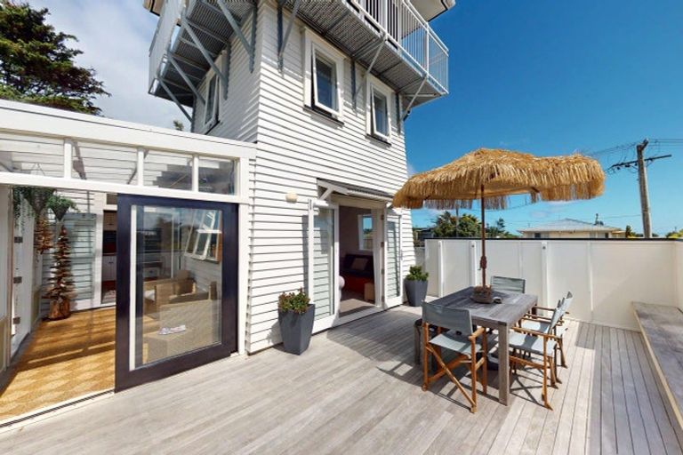 Photo of property in 112 Kahukura Avenue, Waitarere Beach, Levin, 5510