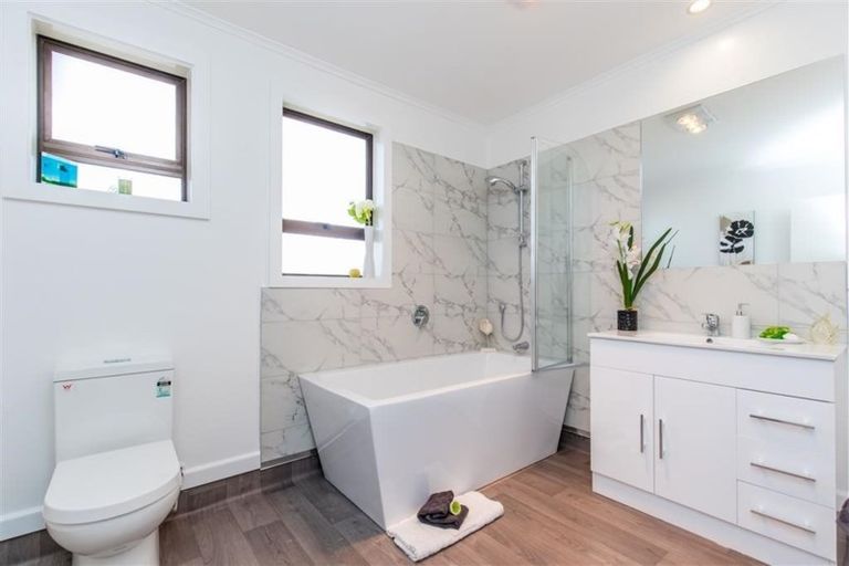 Photo of property in 2/26a Claude Avenue, Papatoetoe, Auckland, 2025