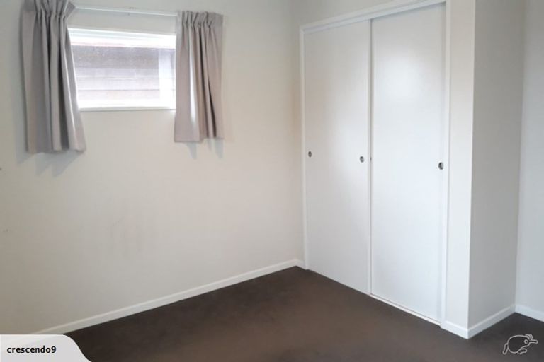Photo of property in 5 Denver Avenue, Sunnyvale, Auckland, 0612