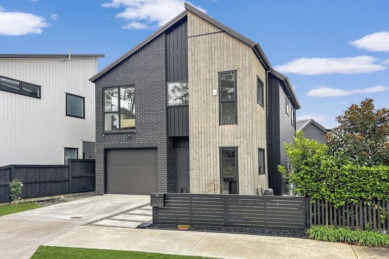Photo of property in 19 Konoba Avenue, Kumeu, 0810