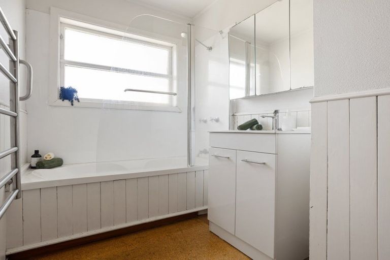 Photo of property in 18 Corrin Street, Melville, Hamilton, 3206