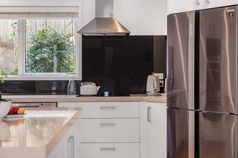 Photo of property in 9 San Marino Drive, Henderson, Auckland, 0612