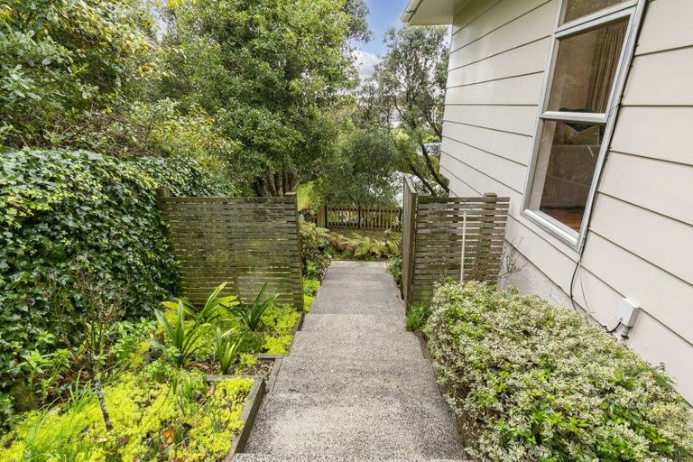 Photo of property in 85 Ruskin Road, Newlands, Wellington, 6037