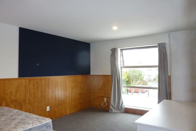 Photo of property in 17a Athol Terrace, Upper Riccarton, Christchurch, 8041