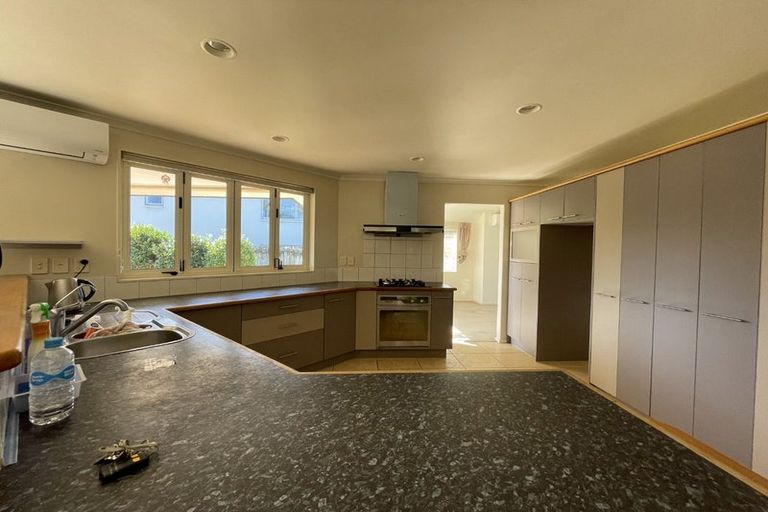 Photo of property in 83 Te Wharau Drive, Greenhithe, Auckland, 0632