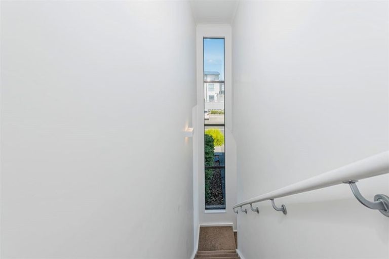 Photo of property in 42 Sidney Wallingford Way, Hobsonville, Auckland, 0616