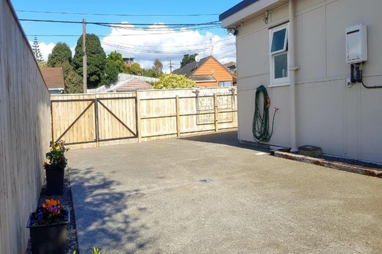 Photo of property in 43 Martin Road, Paraparaumu Beach, Paraparaumu, 5032