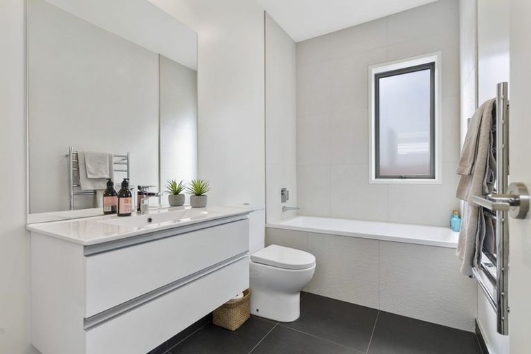 Photo of property in 5 Horomia Road, Karaka, Papakura, 2113