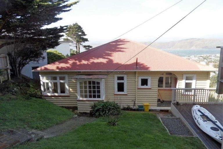 Photo of property in 19 Fettes Crescent, Seatoun, Wellington, 6022