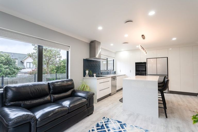 Photo of property in 13 Claverton Grove, Churton Park, Wellington, 6037