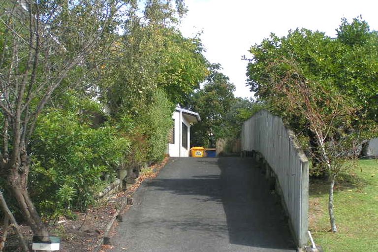 Photo of property in 2/8 Kennedy Avenue, Forrest Hill, Auckland, 0620
