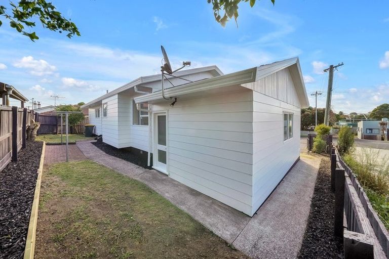 Photo of property in 3a James Road, Manurewa, Auckland, 2102