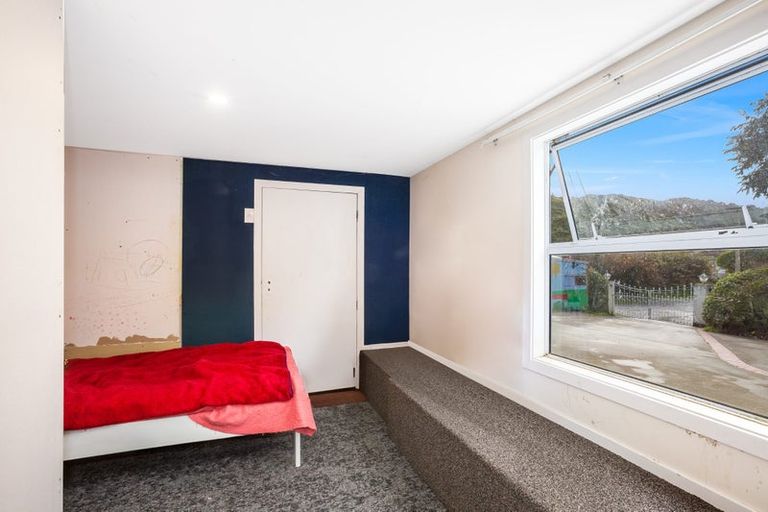 Photo of property in 112 Hine Road, Wainuiomata, Lower Hutt, 5014