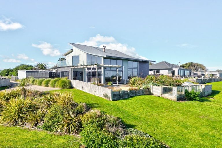 Photo of property in 107 Peat Avenue, Kai Iwi, Whanganui, 4574