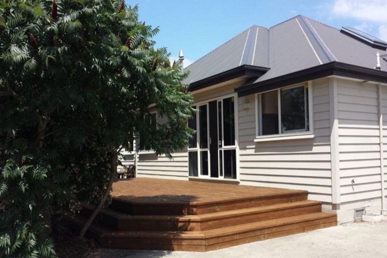 Photo of property in 1 Piko Crescent, Riccarton, Christchurch, 8041