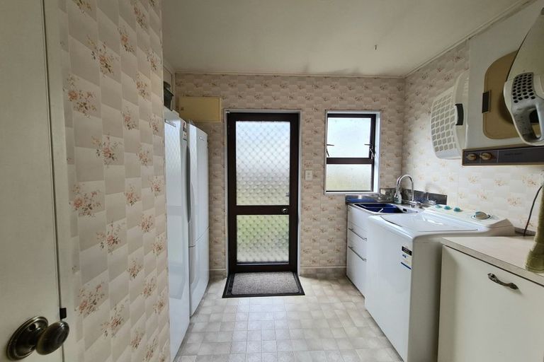 Photo of property in 100 Freyberg Avenue, Tamatea, Napier, 4112