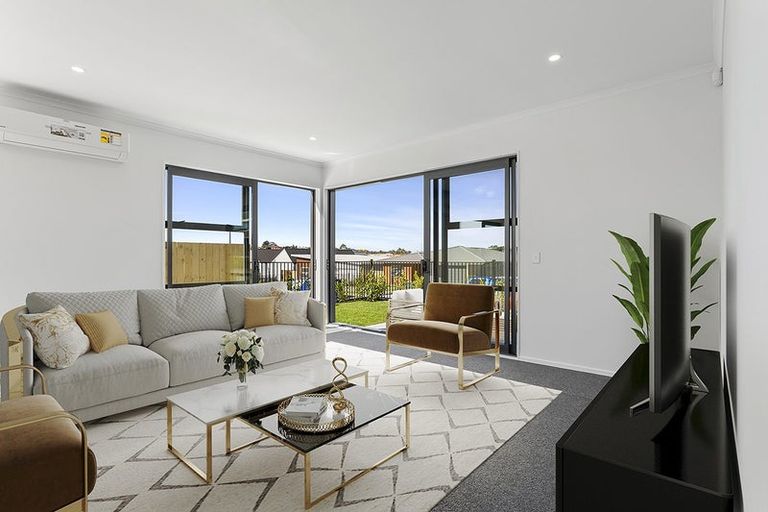 Photo of property in 106 Symes Drive, Red Beach, 0932