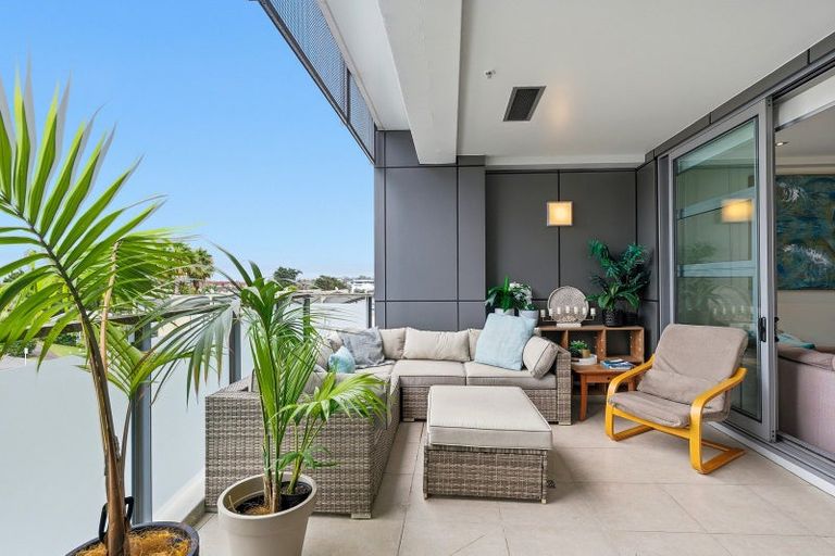 Photo of property in Maison Apartments, 108/16 Huron Street, Takapuna, Auckland, 0622